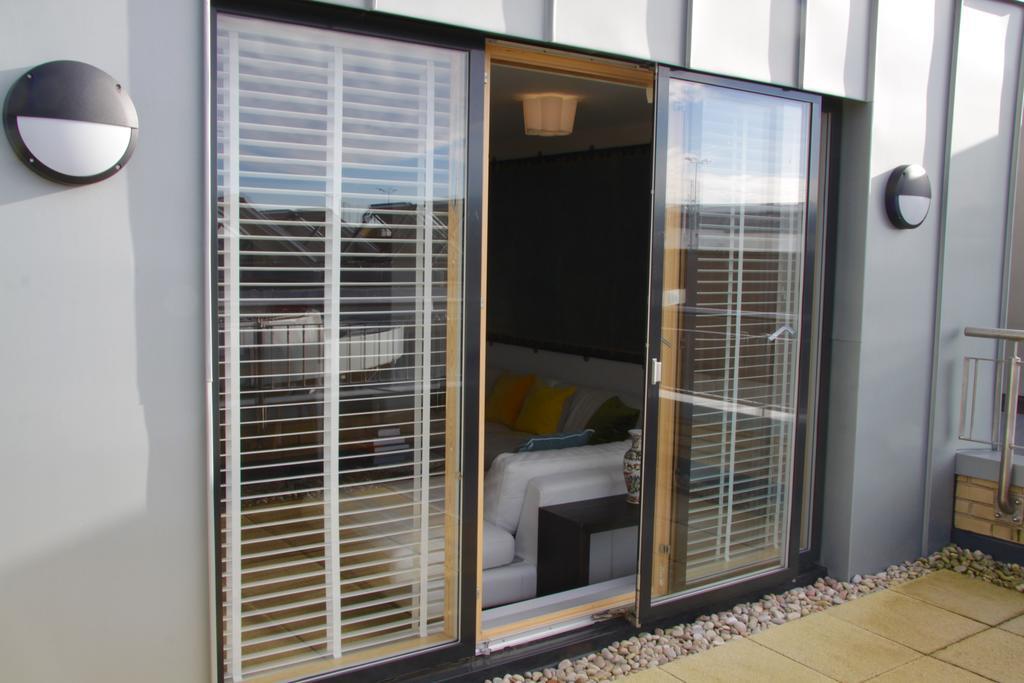Lux Living Apartments - Florian House เคมบริดจ์ ภายนอก รูปภาพ
