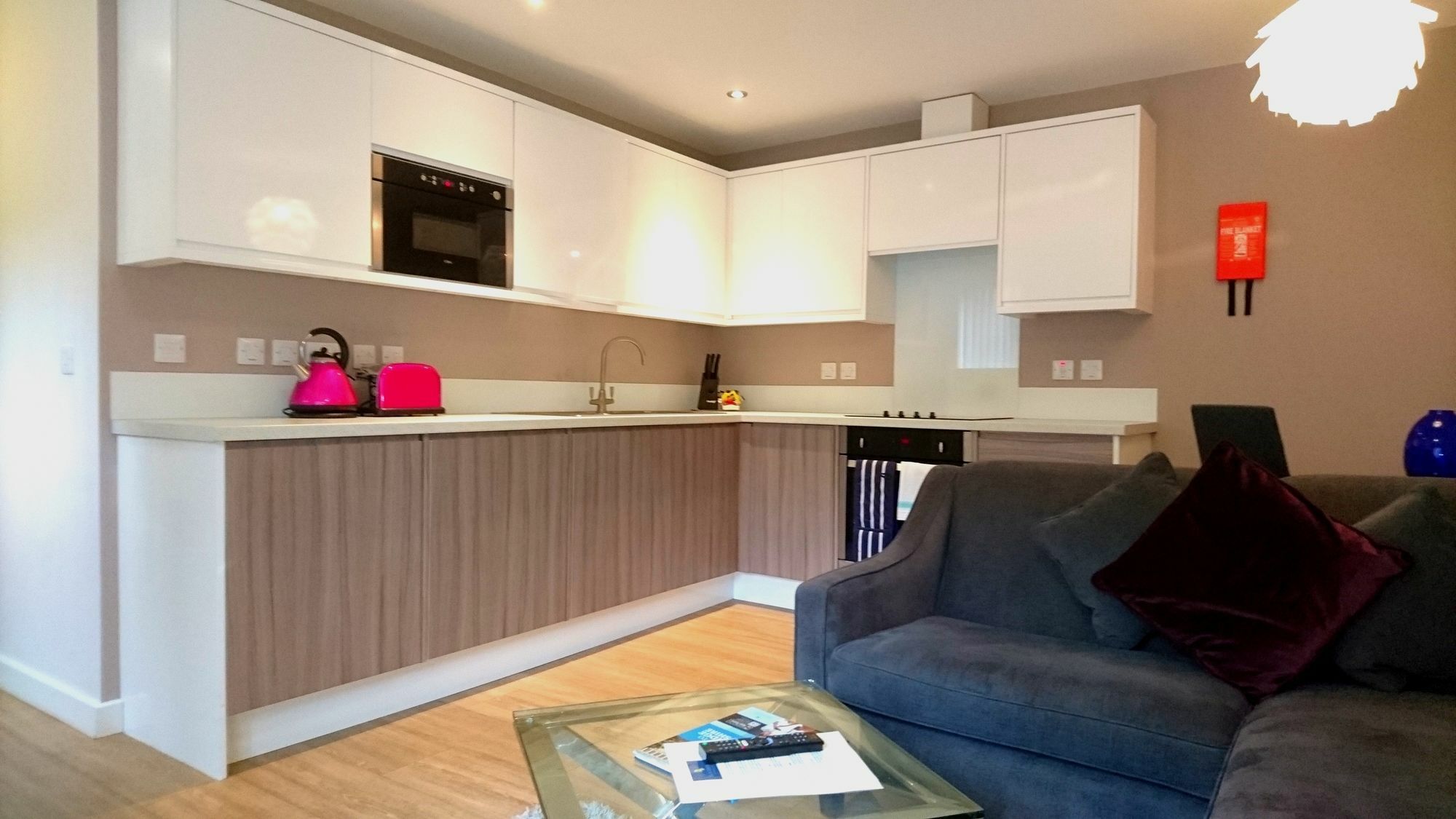 Lux Living Apartments - Florian House เคมบริดจ์ ภายนอก รูปภาพ