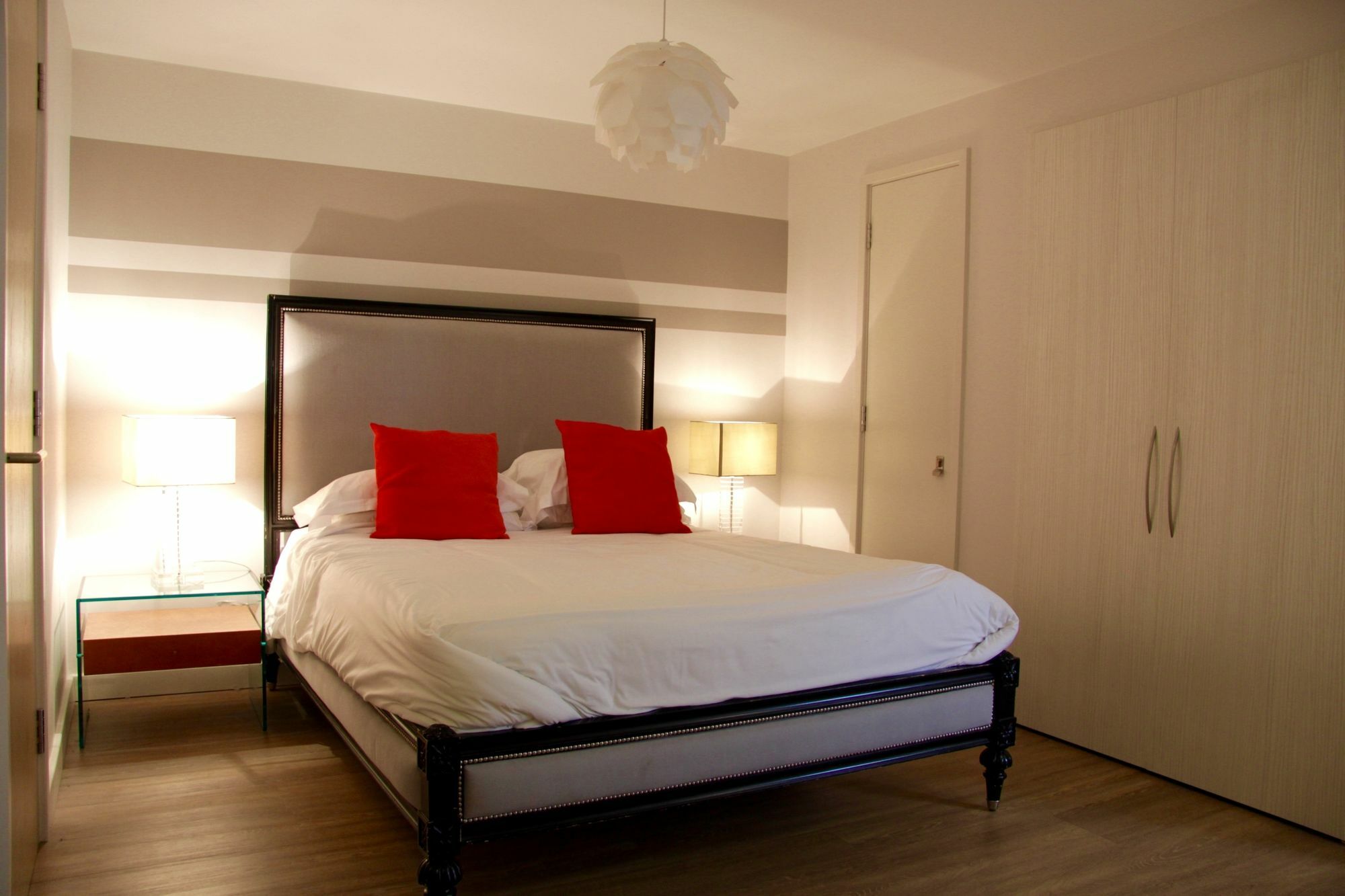 Lux Living Apartments - Florian House เคมบริดจ์ ภายนอก รูปภาพ