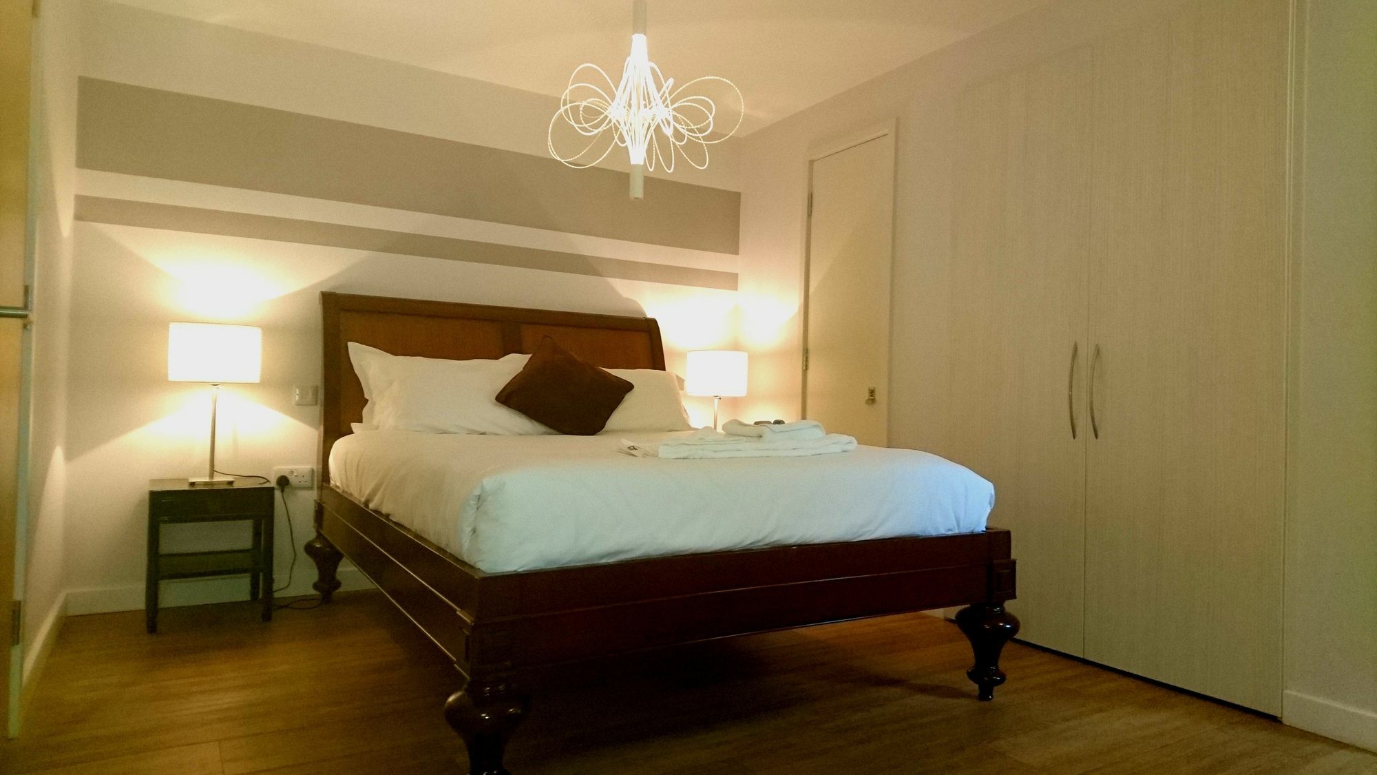 Lux Living Apartments - Florian House เคมบริดจ์ ภายนอก รูปภาพ