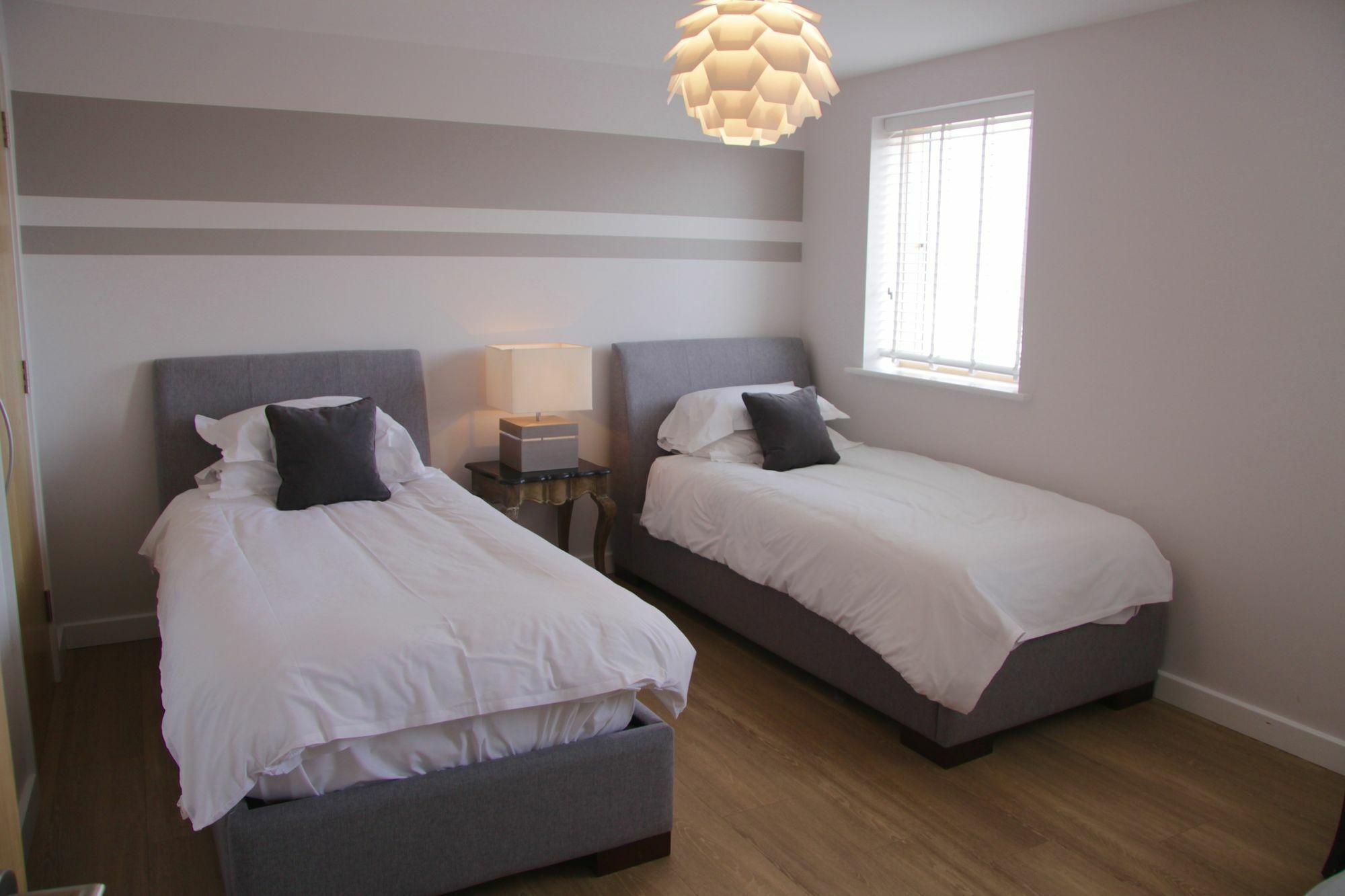 Lux Living Apartments - Florian House เคมบริดจ์ ภายนอก รูปภาพ